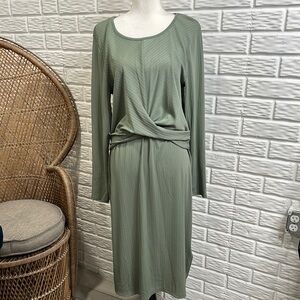 NWT! Nine West Elegant Green Long Sleeve Dress